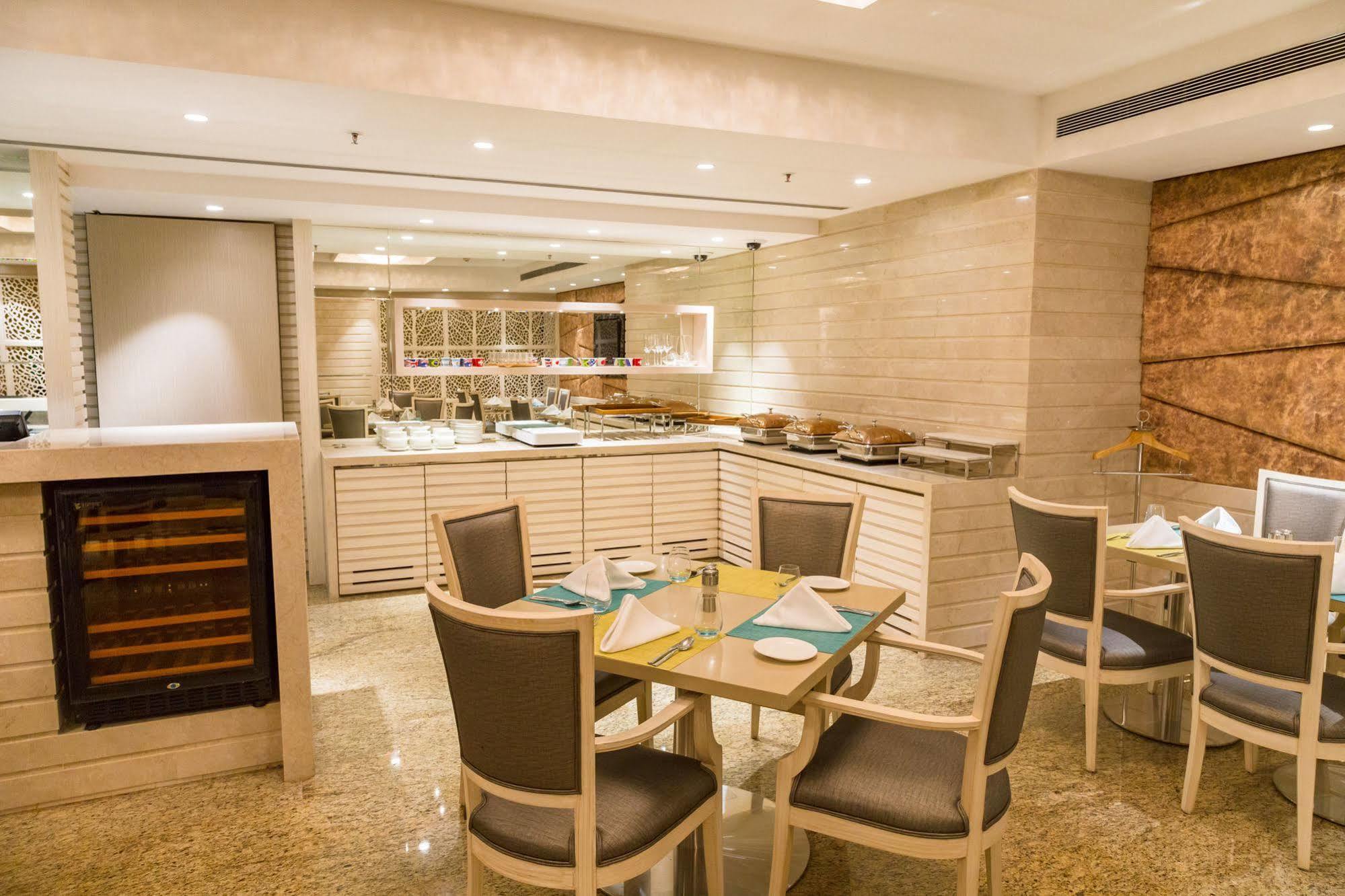 Niranta Transit Hotel Mumbai Airport - At Arrivals Exterior foto